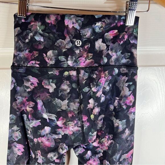 Lululemon High Rise Fast and Free Wunder Under Size 2 Multi Floral Print‎ - Picture 9 of 9